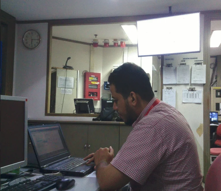 Pemeriksaan panel dan kabel BMS PT Toyota